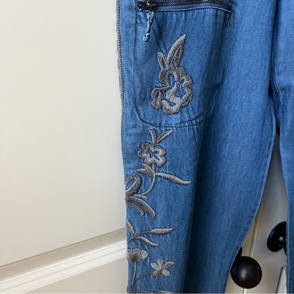 NWT Johnny Was Biya Aventura Embroidered Cargo Denim Pants size 6 - Picture 11 of 16